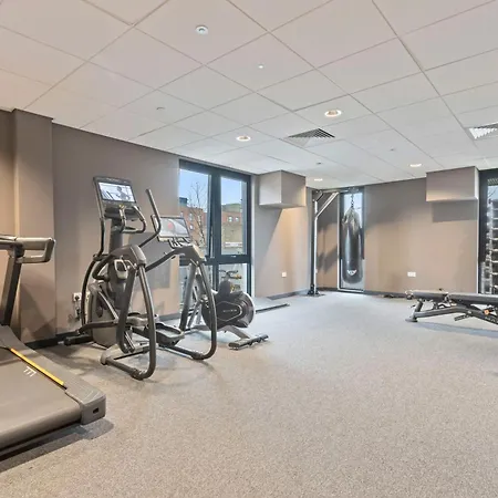 Apartment Centre - Gym Access - Fast Wifi - Sleeps 5