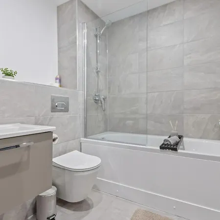 Elegant Flat - Sleeps 5 - Gym Apartamento York
