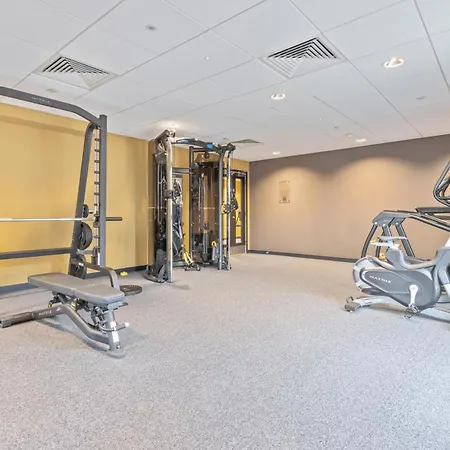 Elegant Flat - Sleeps 5 - Gym