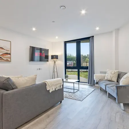 Elegant Flat - Sleeps 5 - Gym شقة *