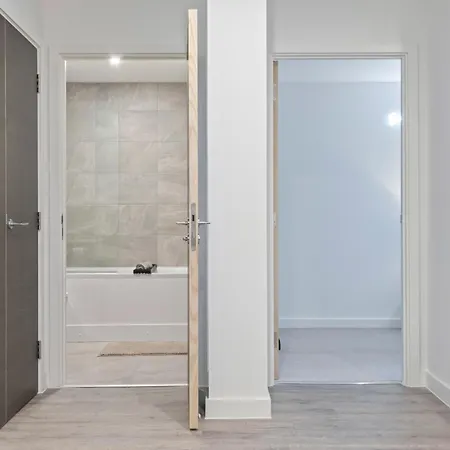 Elegant Flat - Sleeps 5 - Gym * 요크