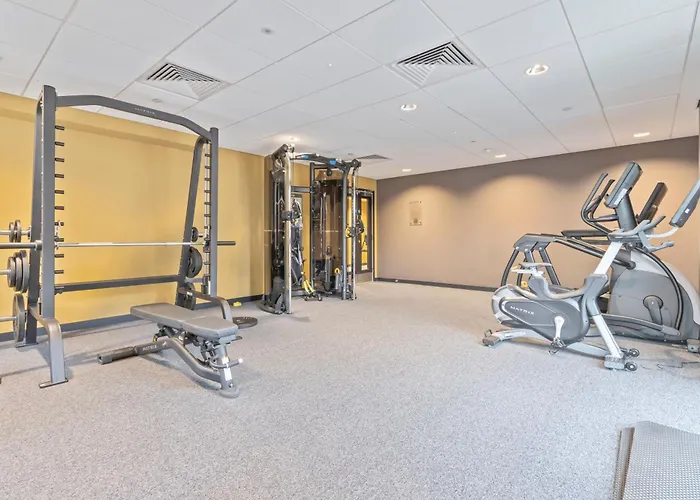 Centre - Gym Access - Fast Wifi - Sleeps 5