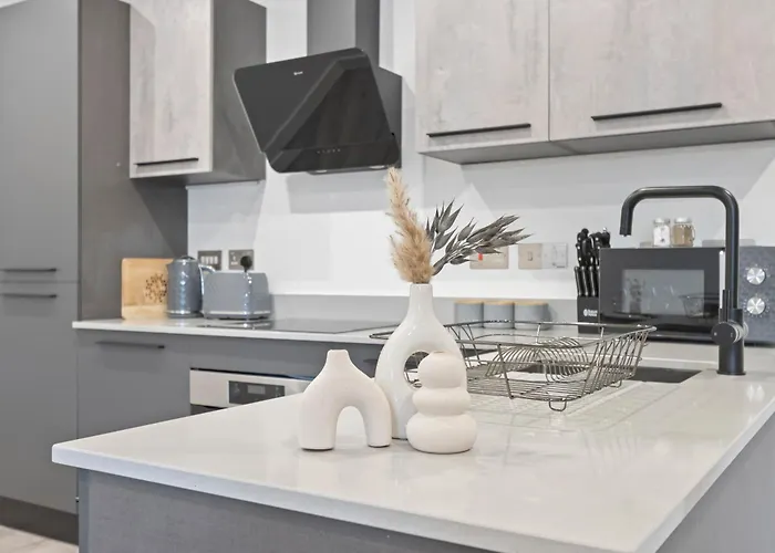 Апартаменты Centre - Gym Access - Fast Wifi - Sleeps 5