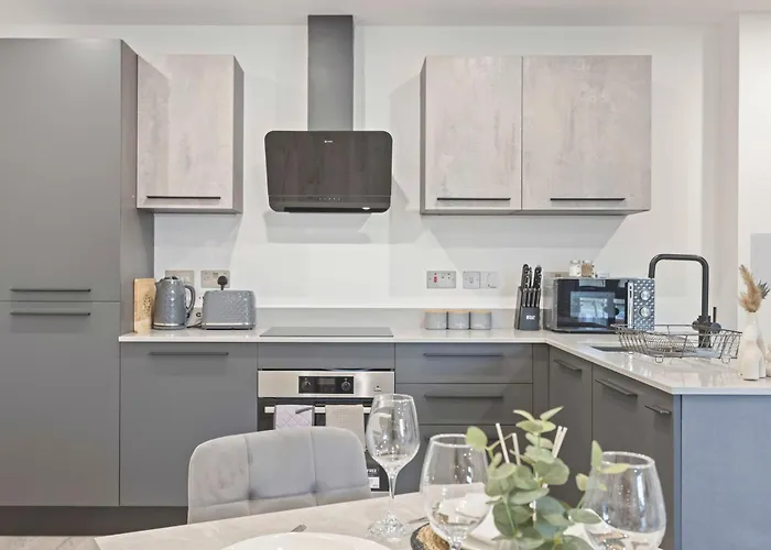 Апартаменты Centre - Gym Access - Fast Wifi - Sleeps 5 *