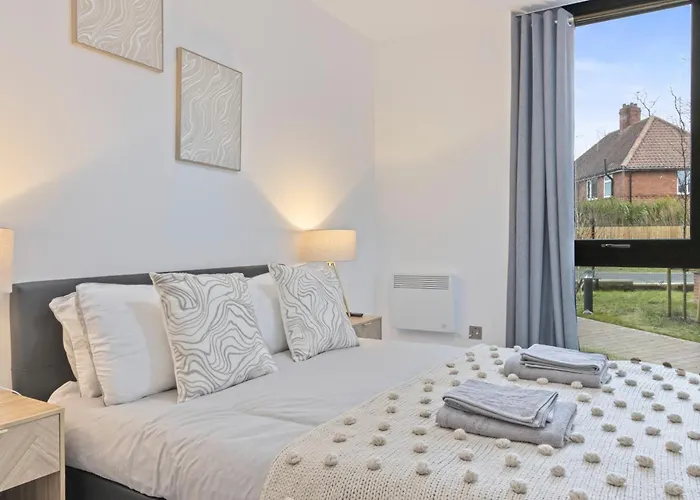 Апартаменты Centre - Gym Access - Fast Wifi - Sleeps 5